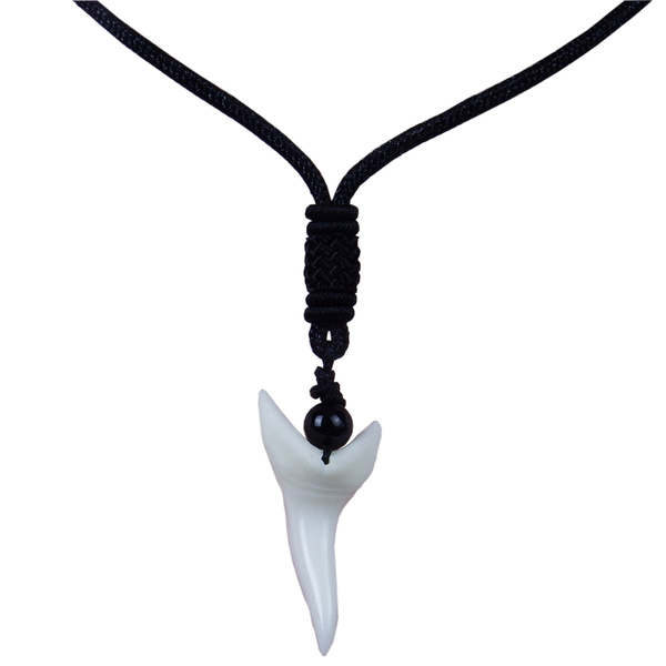 SURF BEACH NECKLACE TOOTH